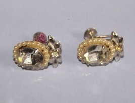 Coro Rhinestone silver tone Vintage screw on earrings - £7.79 GBP