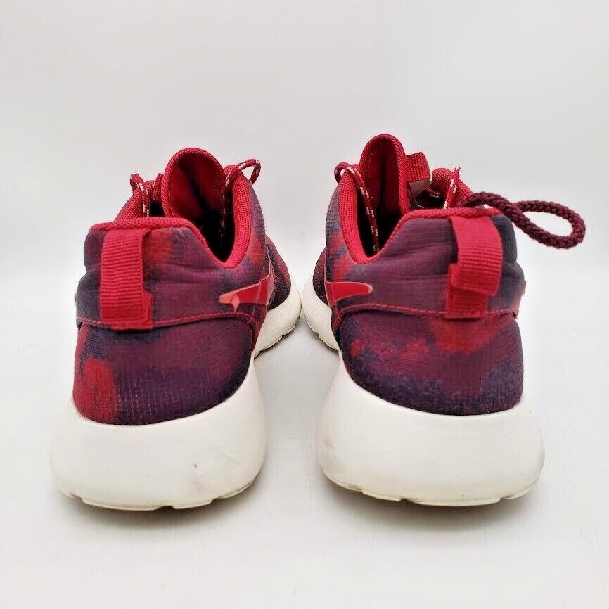 NIKE Roshe Run Camo Sneakers in Red Black (Women's Size 8) 599432-600 Item image 5