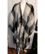 Woolrich Women&#39;s One Size Blanket Wrap Shawl Cape Poncho Soft Black &amp; Gr... - $39.27 CAD