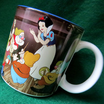 Vtg Disney Snow White &amp; The 7 Dwarfs Coffee Cup Mug Walt Disney Co Retired Print - £21.80 GBP