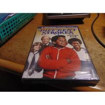 new-2-season combo pack-diff`rent strokes-tv comedy-gary coleman-seasons... - $7.78 CAD