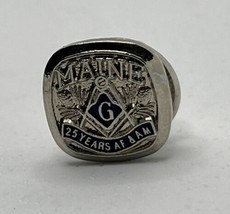 Masonic Grand Lodge Of Maine Masons Club Organization Enamel Lapel Hat Pin - $5.95