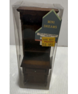 Dollhouse Walnut  Mini Dreams Welsh Curio Cabinet  New - $401.35 MXN