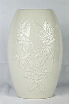 Lenox Porcelain Four Seasons Vase Collection Winter The Cardinal Holly 1... - $38.60