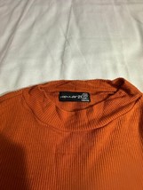 Popular 21 Women's Blunt Orange Long Sleeve Pullover Tank Top Size 1X image 3