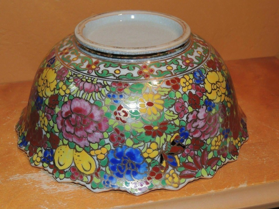 Chinese Crackle 8" Covered Dish 19th 20th gold highights Antique Bencharong Styl Item image 5