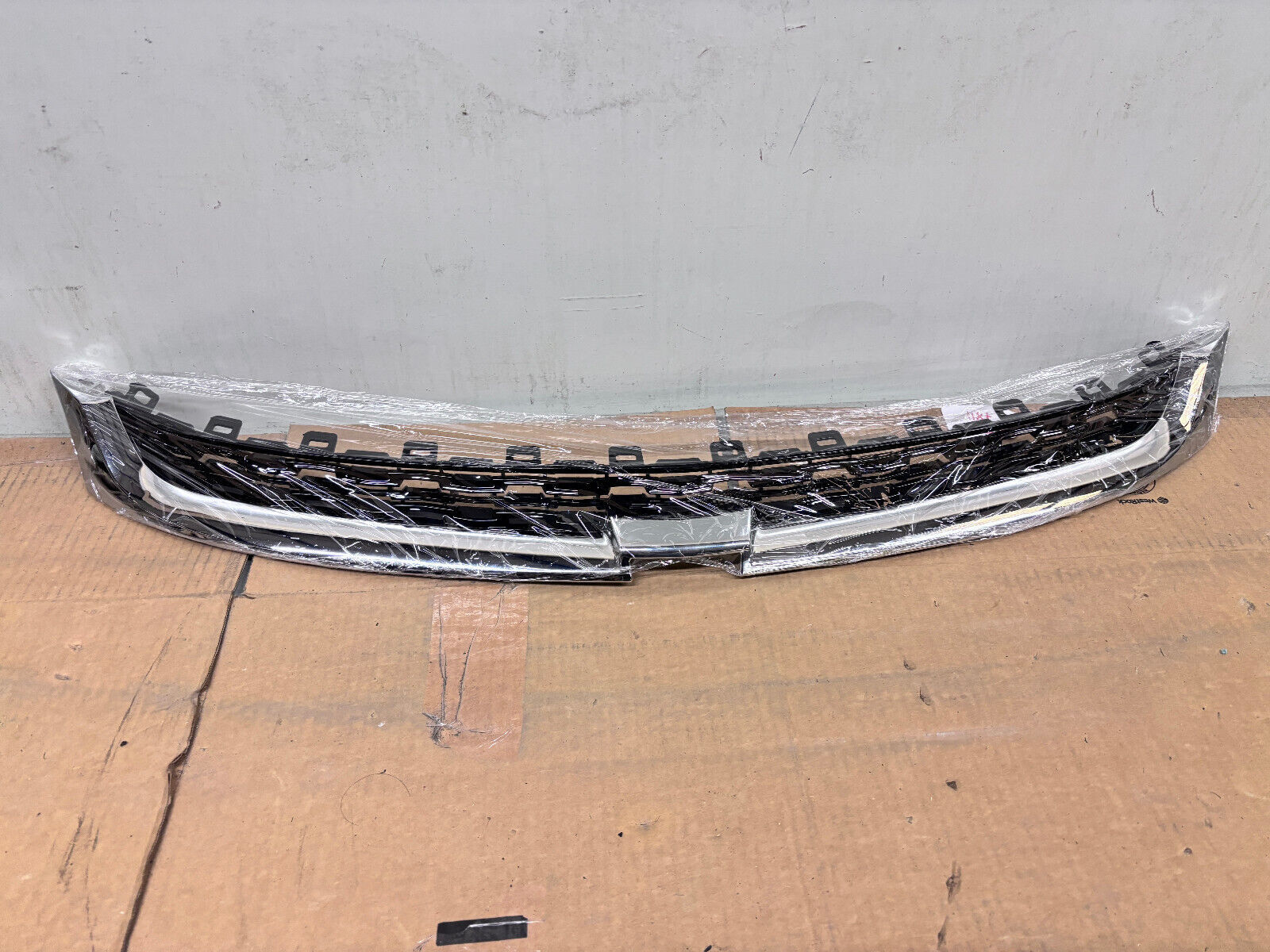 FOR 2014 2015 2016 CHEVY MALIBU CHROME FRONT OEM UPPER GRILLE  AFTERMARKET - $90.00