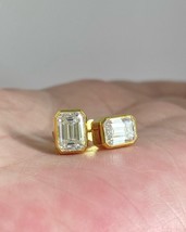 2.10CT Emerald Cut Lab Created Diamond Stud Earring&#39;s 14K Yellow Gold Plated - £14.70 GBP