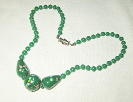 Vintage Green Glass Bead Choker Necklace 11 inches Long Small Neck - £7.00 GBP