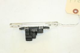 2003-2008 INFINITI FX35 FX45 REAR HATCH LID LICENSE PLATE LIGHT HOUSING J817 image 3