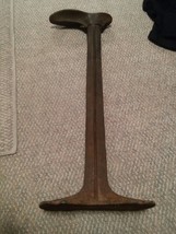 005 Vintage Cast Iron Metal Cobbler Shoe Stand Form 24&quot; Tall Antique - £47.40 GBP