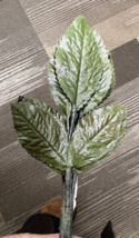OLD 3 Leaf Pointy Green Thick Silky Millinery Corsage Leaves 10PC 2 1/2 ... - $175.02 MXN