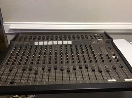 Peavy MD-II 16x2 Mixer Stereo Mixing Console - $359.98