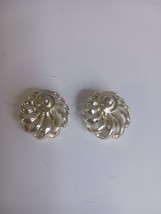 Vintage Gold Tone Lisner Signed Modernist Swirl Clip On Earrings Jewelry - $131.21 MXN