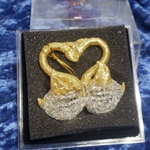 Unique Treasure Hand Spun Glass Kissing Swans gold glitter ornament - £12.33 GBP