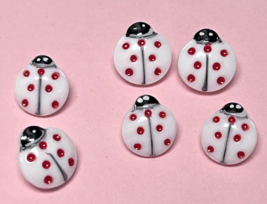 6 Vintage Red &amp; Black Milk Glass Ladybug Buttons 1/2 inch - $230.76 MXN