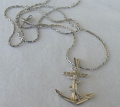 Anchor pendant