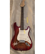 SLASH autographed FULL size GUITAR  - $13,042.19 MXN
