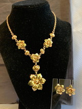Vtg 12K Yellow Gold Filled Floral Fashion Jewelry Set Necklace, Clip On ... - £55.09 GBP