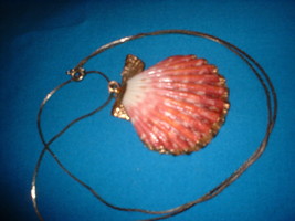 Vintage Jewelry Gold Dipped Shell Pendant Necklace - £11.98 GBP