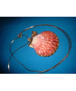 Vintage Jewelry Gold Dipped Shell Pendant Necklace - $20.55 CAD