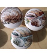 3 Ceramic Cabinet Knobs w/ Seashells #5 shell - £12.35 GBP