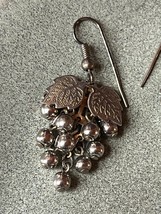 Vintage Silvertone Etched Leaves &amp; Beads GRAPE Fruit Dangle Earrings for Pierced - £10.46 GBP