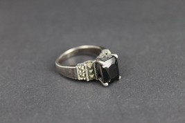 size 6 gothic STERLING SILVER &amp; BLACK ONYX ladies ring band 925 Estate S... - £27.19 GBP