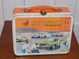 Vintage Pit Stop Car Carry Case Metal Lunchbox - $1,544.09 MXN