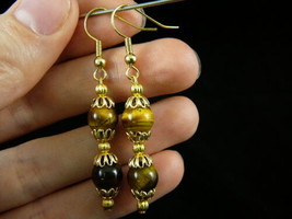 (EE-478-11) 8 mm Brown tiger&#39;s eye tiger-eye two bead stone dangle earrings gold - $17.75