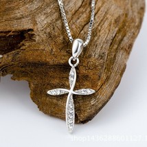 2.0 Ct Austrian Crystal Twisted Christian Cross Drop Pendant 18K White Gold Over - £52.09 GBP
