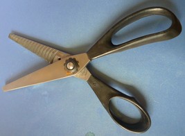 Vintage USSR Soviet ZigZag Scissors w/ Wavy edge marked Sewing collectibles 80s - £9.33 GBP