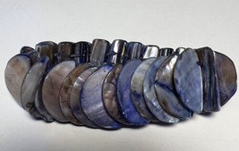 Bracelet Stretch Shade of Blue Dyed Abalone Shells Sizes Standard Up to 8&quot; Wrist - $7.70