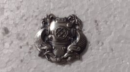 Navy First Class Diver Insignia Hallmark L-22 :KY24-12 - $10.89