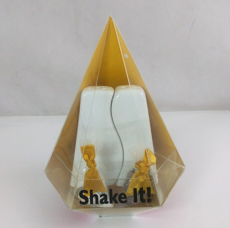 NWT 2008 CIB Target Shake It White Ceramic Salt Pepper &amp; Shakers - $9.89