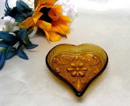 1134 Antique Indiana Amber Glass Individual Sandwich Heart Ashtray - $5.00