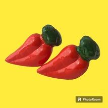 Red Hot Chili Peppers Salt and Pepper Shakers Kitchy Grannycore Souvenir - £7.91 GBP