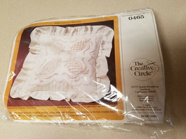 Creative Circle Embroidery Candlewicking Pillow # 0465 &quot;Colonial Welcome... - $9.85