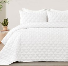 REVERSIBLE QUEEN QUILT SET-WHITE - $27.72