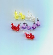 12 flower bead drops charms glass plastic bead pendants 10 piece 20mm long - £1.95 GBP