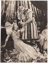 The Son Of The Sheik (1926) Rudolph Valentino Holds Vilma Banky By Her Wrist - £39.33 GBP
