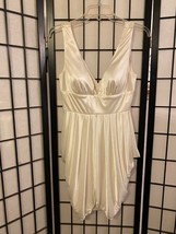 EUC Alyn Paige White Slinky Dress Size Medium  - £30.03 GBP
