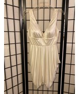 EUC Alyn Paige White Slinky Dress Size Medium  - £29.58 GBP
