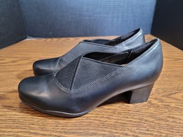 Clarks Rosalyn  Black Leather Slip On Loafer Heels Women 8.5 Shoes - $540.74 MXN