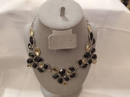 White House Black Market Crystal Necklace Black &amp; White Silver Tone Chai... - £26.27 GBP