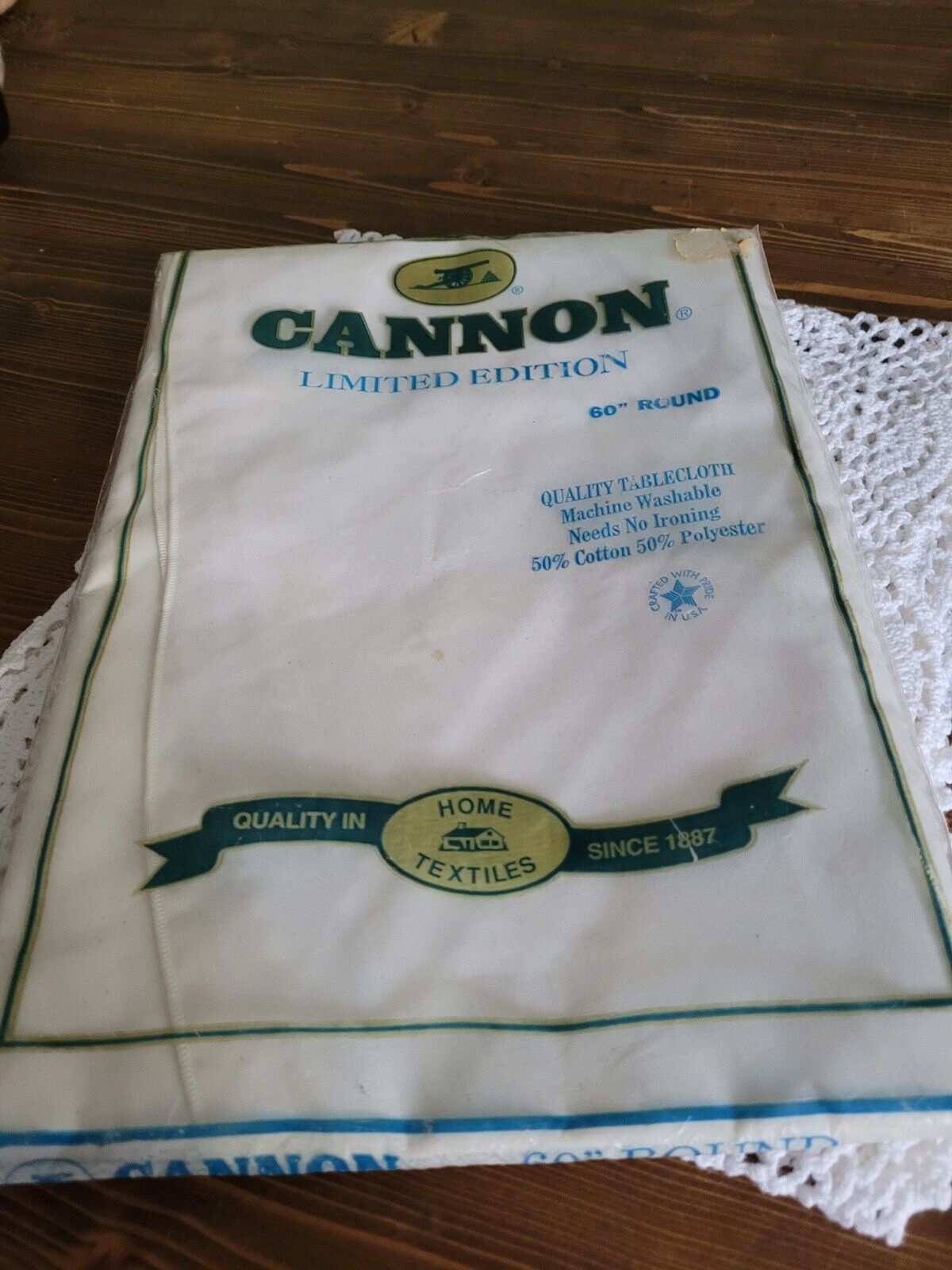 CANNON Limited Edition round TABLECLOTH 60 inches - $12.19