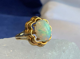Vtg 14K Yellow Gold Opal Ring 8.08g Fine Jewelry Sz 7.75 Oval Prong Tiered Sides - £557.32 GBP