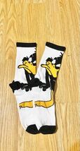 Looney Tunes Daffy Duck Crew Socks Men’s Size 9-13 - $111.04 MXN