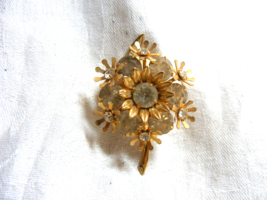 Vintage Gold Toned Floral Leaf Pin Brooch Clear Facet Cut Rhinestones 15-v - $645.41 MXN