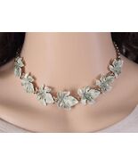 Vintage Enamel Leaf Choker | Mid-Century Cream &amp; Green Leaves Collar - $1,057.82 MXN